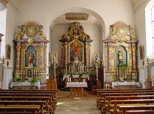 Innenraum der Pfarrkirche St. Leodegar Hainsberg