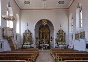 Innenraum der Pfarrkirche St. Bartholomäus Töging